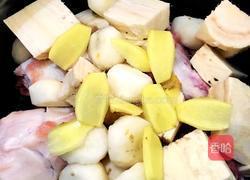 筒骨葛根马蹄汤的做法图解3