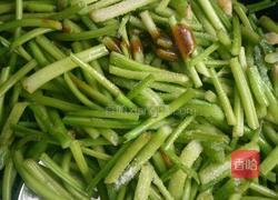 清炒山芋秧杆的做法图解4