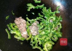 梅菜肉馅炒苦瓜的做法图解4