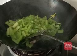 芹菜炒肉的做法图解2