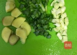 清炒花甲的做法图解2