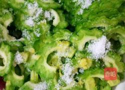 苦瓜炒红虾米的做法图解5