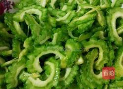 凉拌苦瓜（酱苦瓜片）的做法图解2