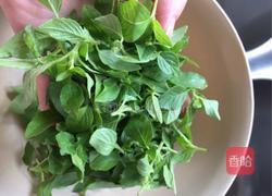 金芥香葱饼的做法图解1