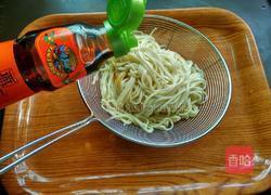 香菇酱凉面的做法图解2