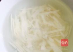 韭菜炒莲菜的做法图解1