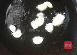 仔鸡烧毛豆米的做法图解3