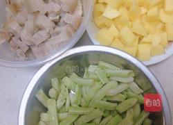 红烧肉炖菜的做法图解1