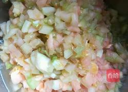 西红柿猪肉饺的做法图解3