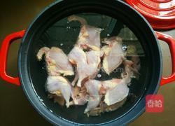 木耳山药炖鹌鹑的做法图解3
