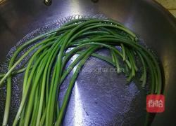 手撕蒜苔的做法图解2