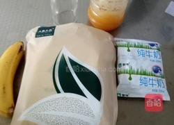 香蕉牛奶蜂蜜西米露的做法图解1
