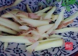 酸菜炒马鲛鱼的做法图解3
