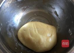 蛋黄豆沙月饼的做法图解4