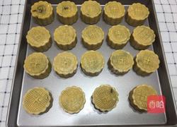 蛋黄豆沙月饼的做法图解20