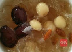 桃胶皂角炖雪耳的做法图解4