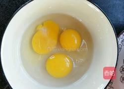 煎鸡蛋的做法图解1