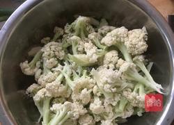 花菜炒腊肉的做法图解1