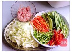 包菜肉丝炒面的做法图解2