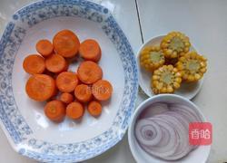 胡萝卜y玉米排骨汤的做法图解2