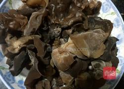 胡萝卜炒木耳的做法图解4