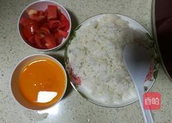 番茄炒蛋饭的做法图解1