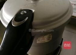 高压锅排骨竹荪海带汤的做法图解4