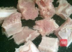 板栗玉米排骨汤的做法图解2