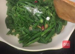 南瓜藤蔓素炒的做法图解7