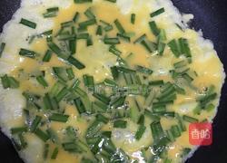 韭菜鸡蛋饼的做法图解7