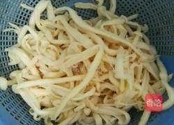 白玉菇炒鸡脯的做法图解2
