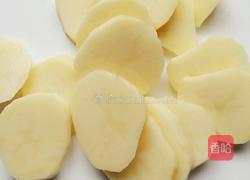 如花朵般盛开的土豆沙拉的做法图解1