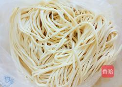 尖椒火腿炒面的做法图解1
