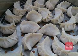猪肉鸡腿菇蒸饺的做法图解4