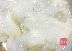 火龙果烩虾仁的做法图解1