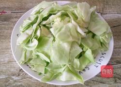 包包菜炒粉条的做法图解2