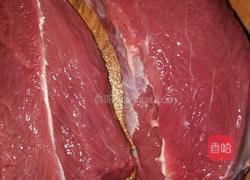 泡椒牛肉的做法图解1