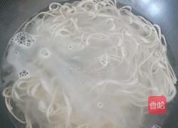 火腿炒面的做法图解2