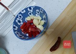腊鱼新鲜五花肉组合的做法图解1