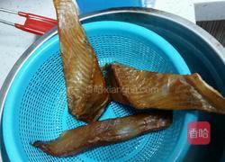 腊鱼新鲜五花肉组合的做法图解2