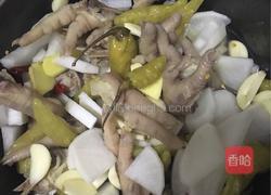 白萝卜泡鸡爪的做法图解4