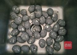 蛋黄莲蓉月饼的做法图解1