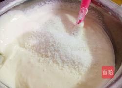 椰蓉蓝莓分蛋海绵小蛋糕的做法图解7