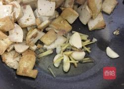 木耳大葱煎豆腐的做法图解3