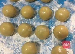 豆沙蛋黄月饼的做法图解11