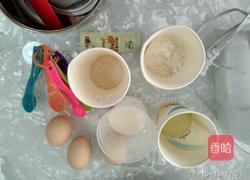 牛奶蜂蜜蛋糕的做法图解1