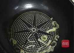 丸子白菜炖粉条的做法图解2
