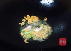 香葱虾米炒木耳的做法图解5