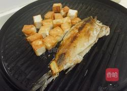 电饼铛煎鱼煎豆腐的做法图解3