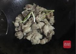 脊骨玉米胡萝卜汤的做法图解1
